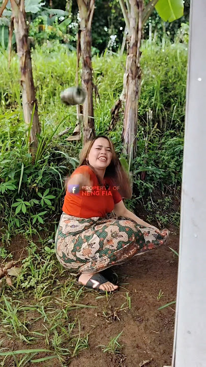 Ngintip janda kencing, eh di lempar #jampangturunankidul #gadisdesa #comedy #jandadesa