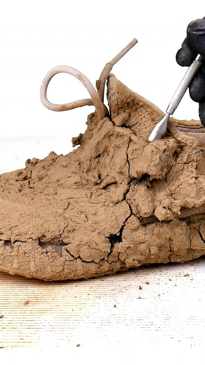 I Cleaned The World’s MUDDIEST Yeezy’s Ever!