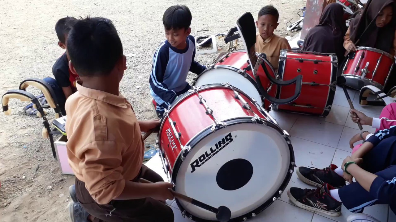VIRAL !! DRUMBAND Jaran Goyang Bermain santai  || Drum Band anak - anak