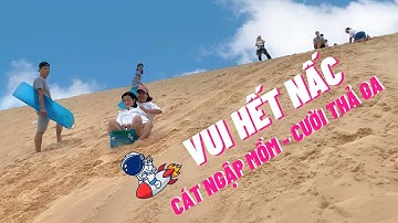 Trượt cát tại Cồn cát Quang Phú Quảng Bình