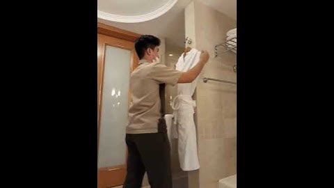 How to fold a Bathrobe