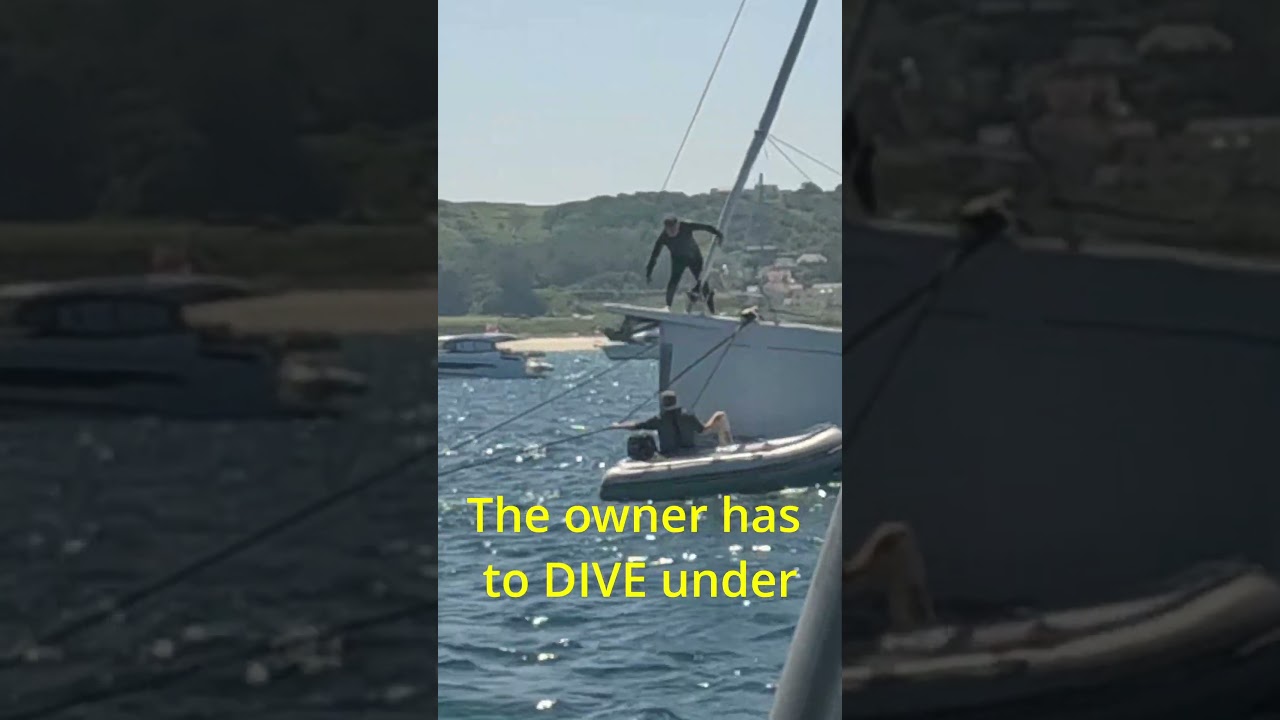 Dramatic Assistance to a sailboat STUCK to the mooring lines  