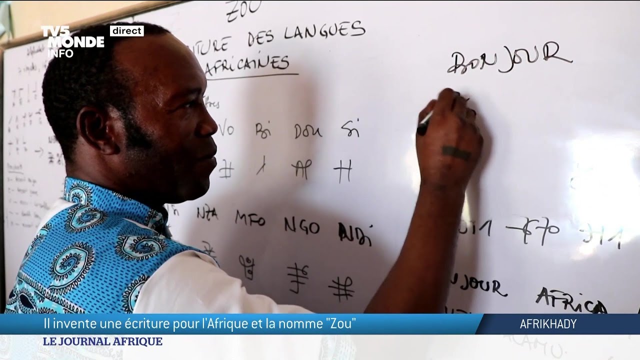Afrikhady : il invente une écriture pour l'Afrique et l'a nomme 
