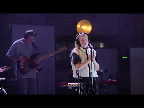 FINDING NEO - DOES IT EVEN MATTER (LIVE 2020 at STUDIO B)