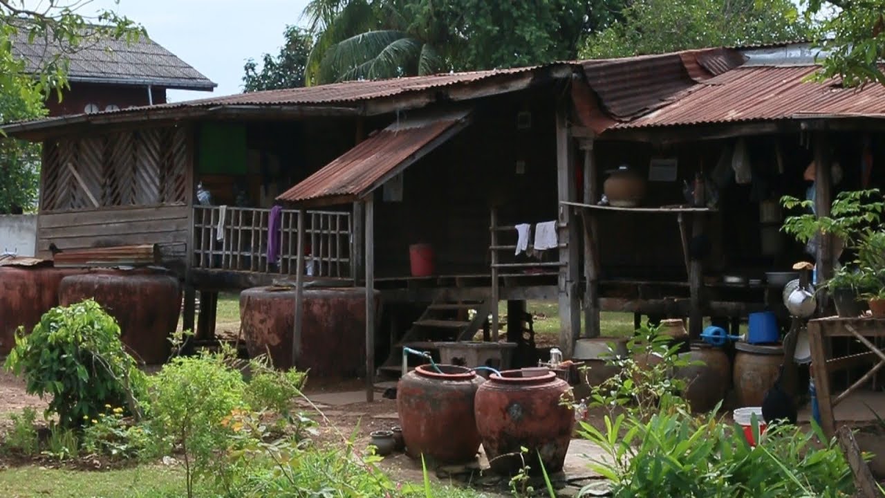 บ้านไม้โบราณอายุมากกว่า100ปี เมืองอุดรธานี