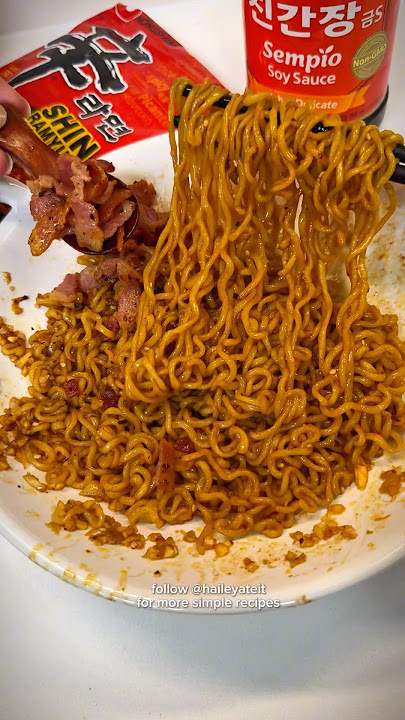 Don’t Eat Shin Ramyun Until You Watch This🍜🔥 #asmrfood #mukbang #garlicoil