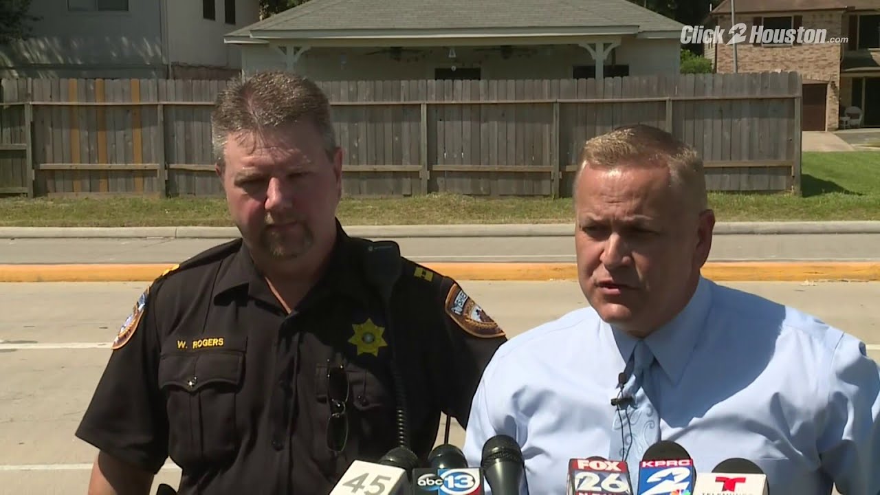 Deputies discuss arrest made after manhunt in NW Harris County - YouTube