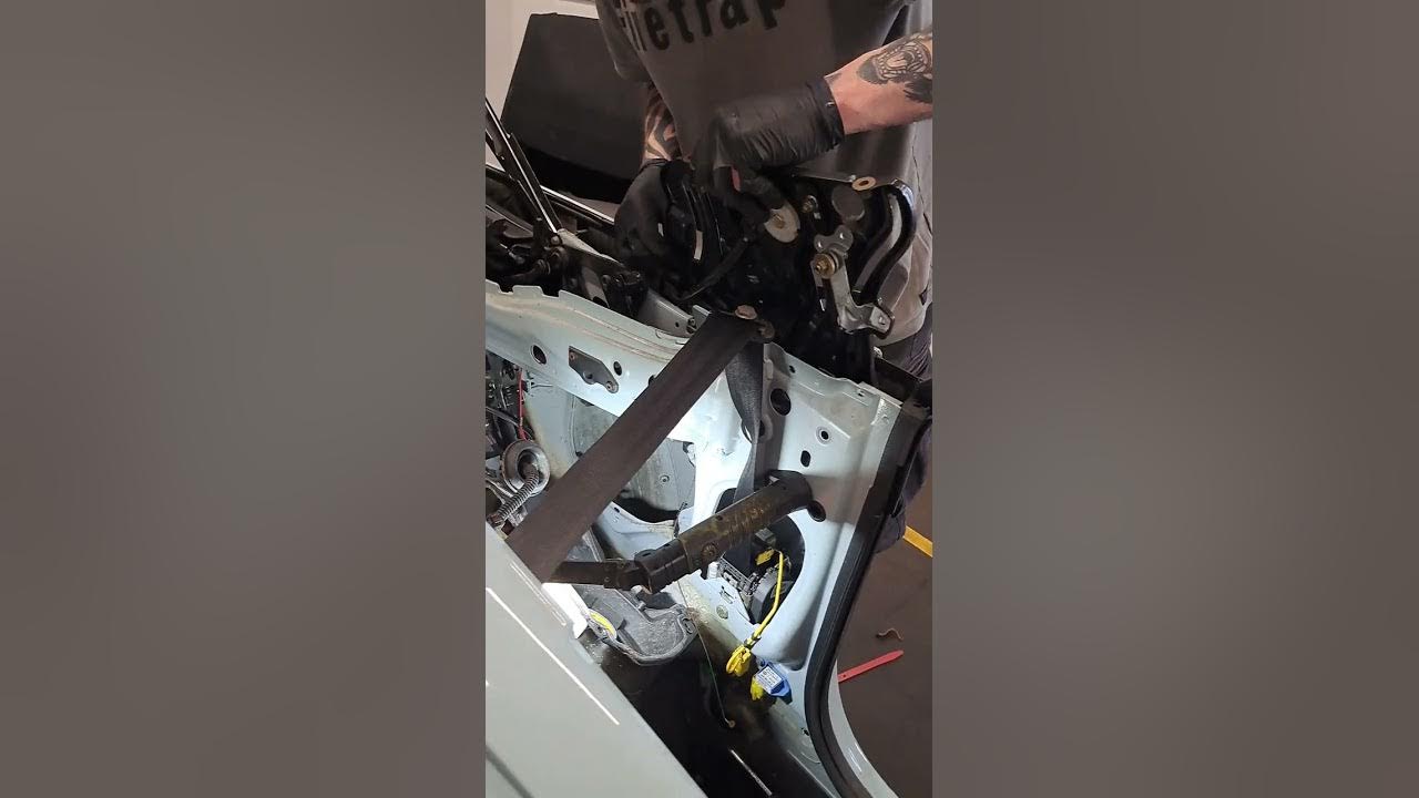 2004 VW Beetle Cabriolet Roof Replacement and Rear Window Mechanism