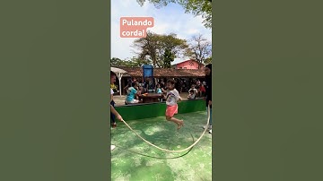 Pulando corda na festa do folclore na escola! #brincadeiras #pularcorda #antonella #jogos