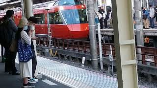 小田急ロマンスカーGSE 70000形70052F編成藤沢駅発車