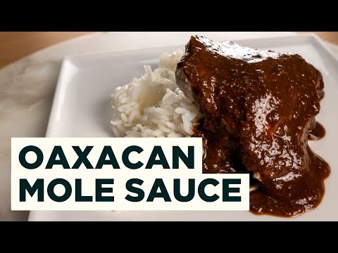 Video: Mole Chocolate Sauce