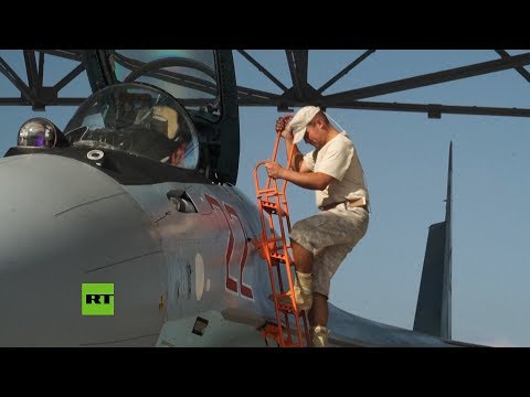 Vídeo: Nube Roja Sobre Una Base Militar Junto Al Mar - Vista Alternativa