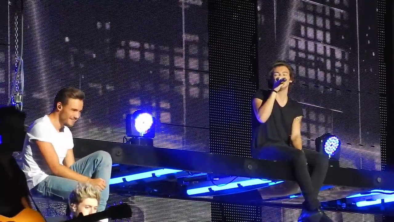 One Direction - Little Things - 19/10/2013 Brisbane