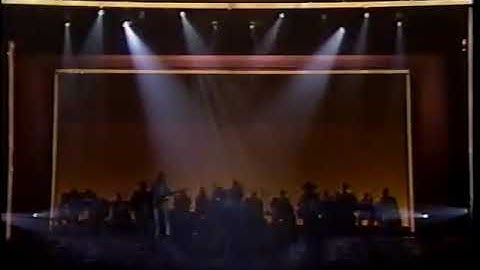 Garth Brooks - The Thunder Rolls