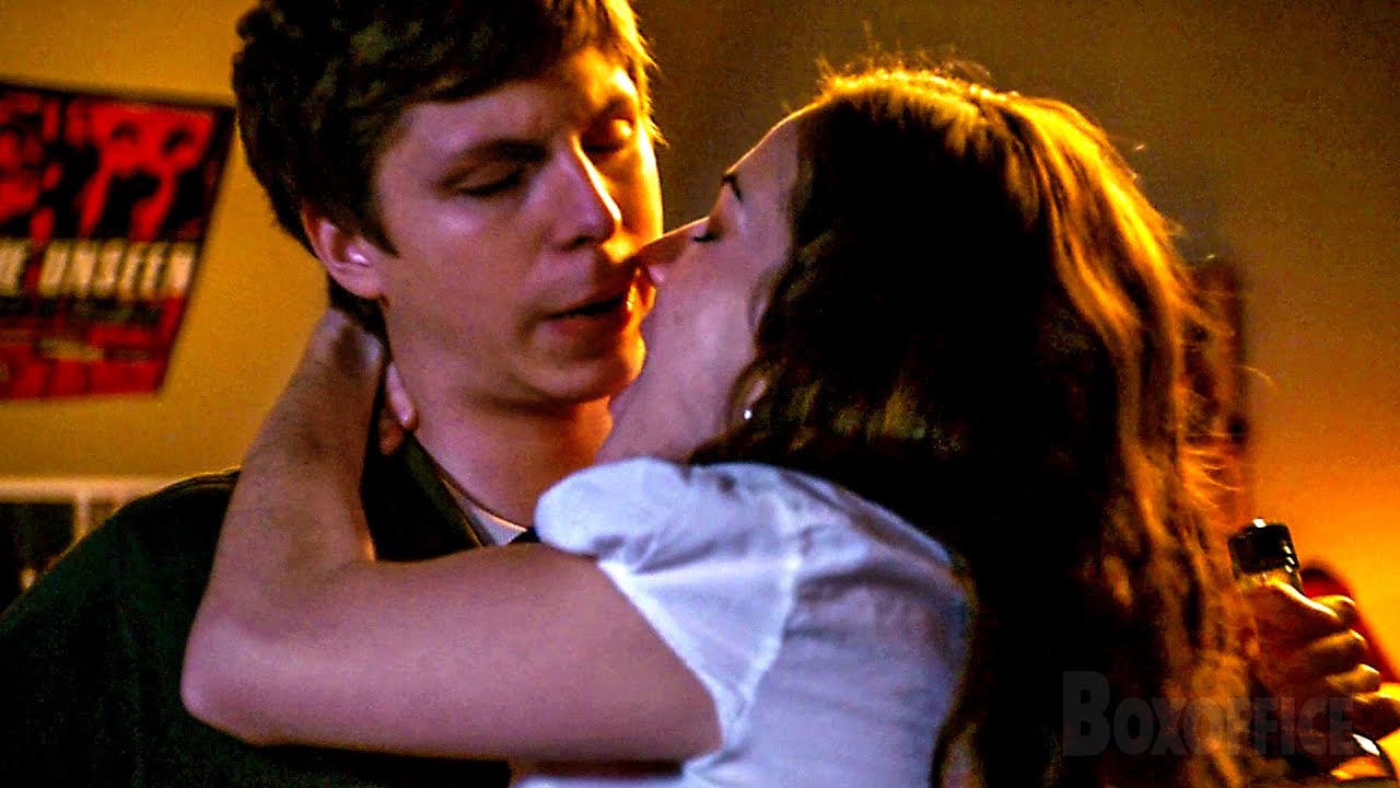 Ivre, Michael Cera reçoit son premier baiser | SuperGrave | Extrait VF