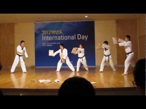 taekwondo-shuffle-by-students-of-inje-university,-south-korea.
