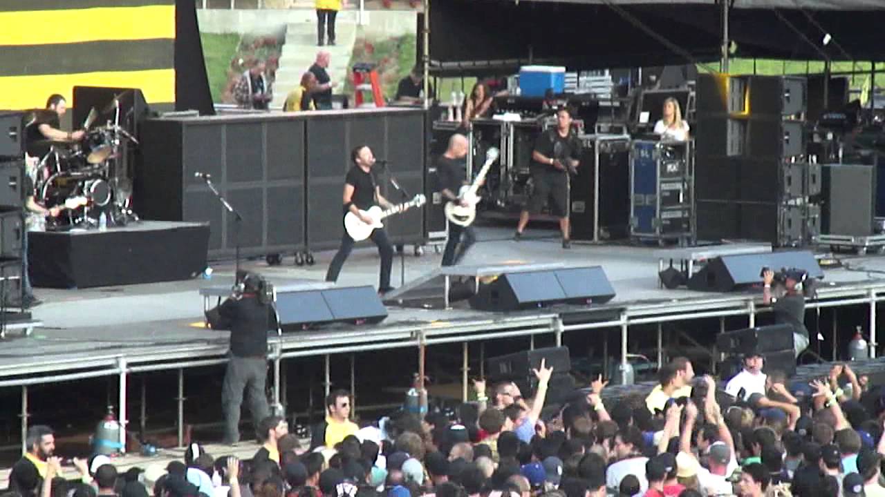 Rise Against--Help Is On The Way / Prayer Of The Refugee--Live @ L.A. Rising Los Angeles 2011-07-30