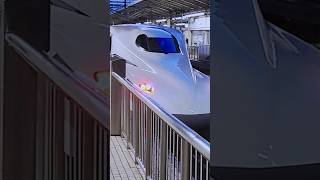 東京駅を出発する東海道新幹線N700系 J21編成(N700S)