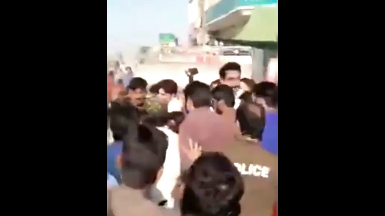 Security Guard tried to  his boss Khushab Qaidabad