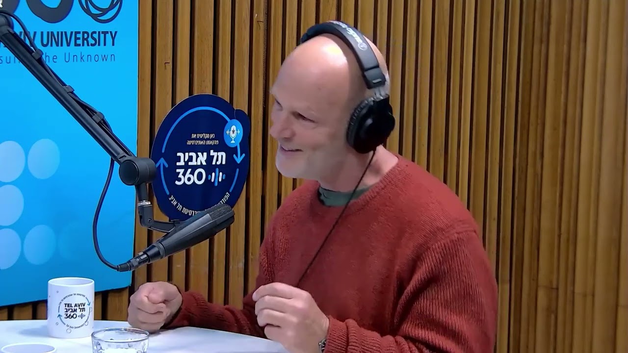 שנתיים לג'יימס ווב, פרק 1: הפלא הגדול שבשמיים