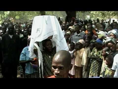 Bibel-bergabefei...  an das Sarh-Volk im Tschad