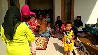Posyandu balita, mengamati dan mencermati  tumbuh kembang si anak, di desa srikaton.