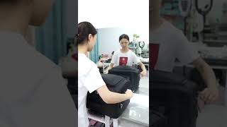 Celebrity Rolling Extra Large 3-Layer Makeup Train Case with Adjustable Divider (Black) Profile