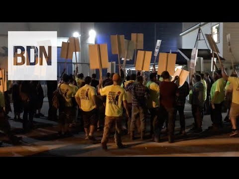 Workers go on strike at Bath Iron Works for the first time in 20 years
