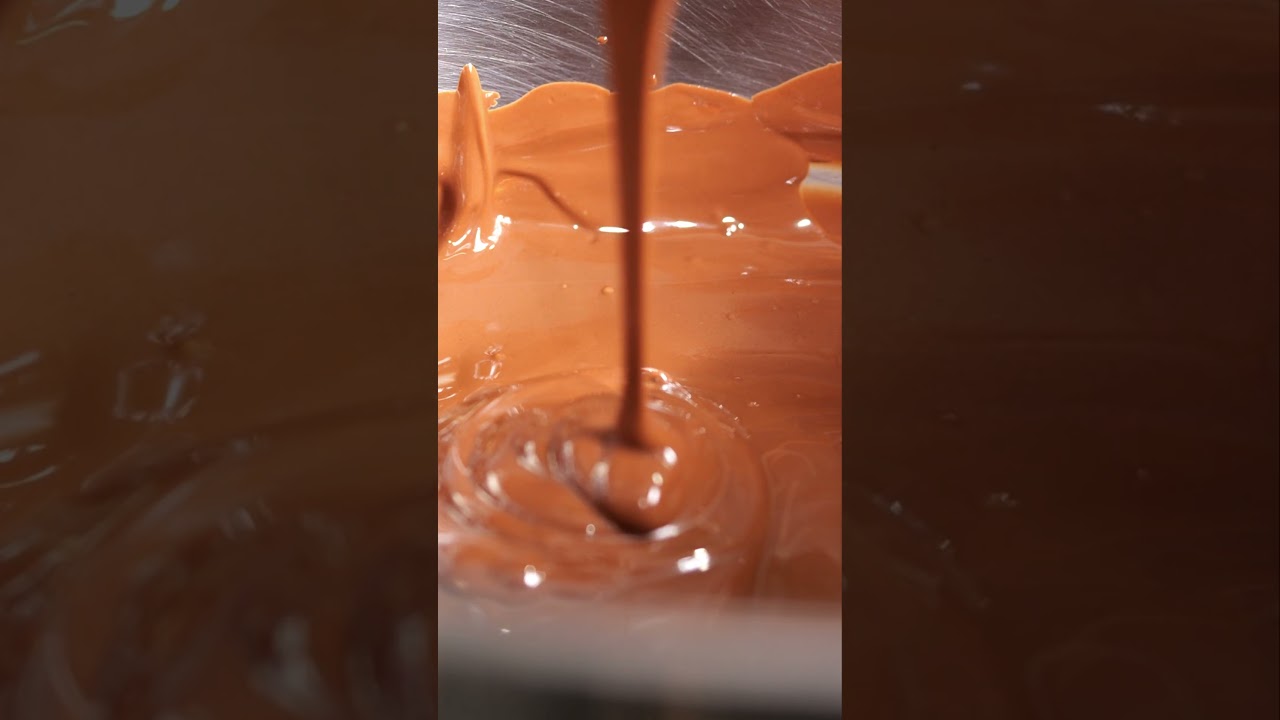 Chocolate-Dipped Strawberries 🍓 ASMR | No Fuss Kitchen short