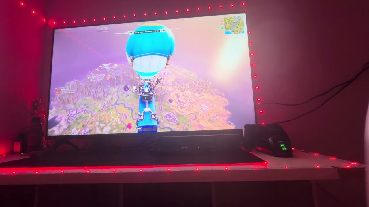 Challenge:playing Fortnite solo vs squads battle Royale to see how I do 🤪🤪