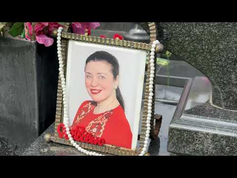 На могиле Валентины Толкуновой с цветами в День памяти ☀️ 12.07.2023 Троекуровское кладбище