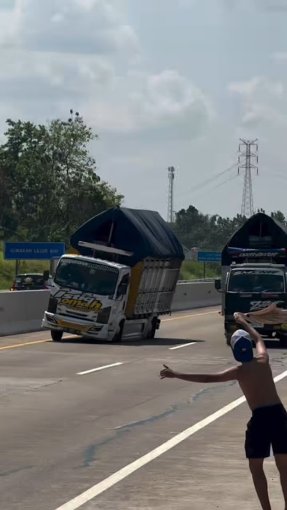 STORY WA TRUK 30 DETIK‼️#trukmania #trukmbois #trukoleng #drivermuda #shorts
