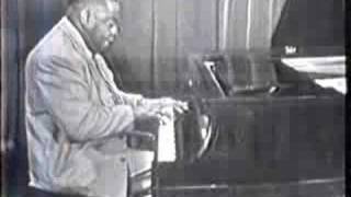 Video thumbnail of "Art Tatum -- Yesterdays"