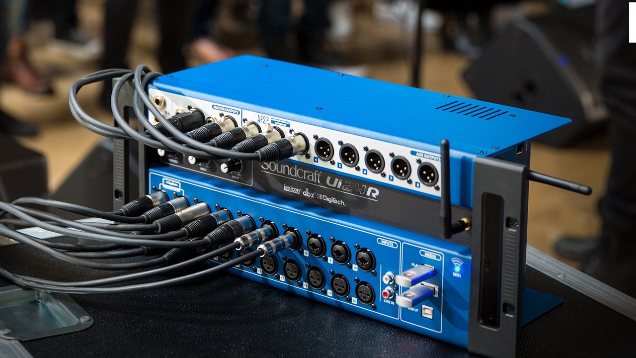 микшерный пульт саундкрафт ui24. цифровой пульт soundcraft ui24. Soundcraft ui24 вентилятор.