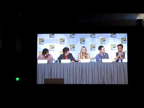 Discussion on Bazinga and Sheldons knock at the Big Bang Theory panel at Comic Con 2010