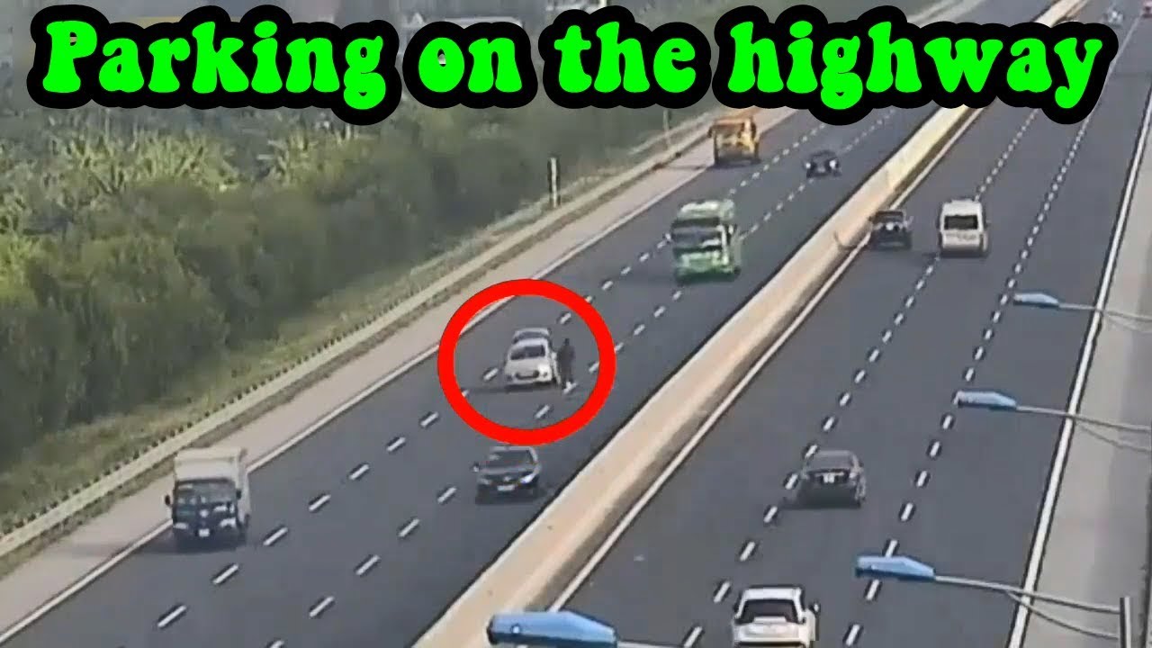 Parking on the highway / Dừng xe trên cao tốc Hà Nội-Hải Phòng