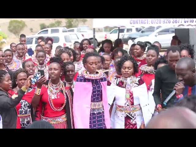 MAASAI PRAISE class=