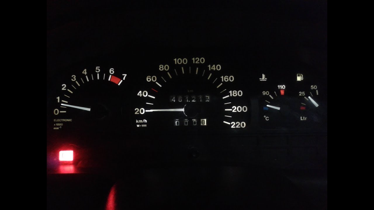 Меняем лампы на светодиоды в панели приборов - YouTube