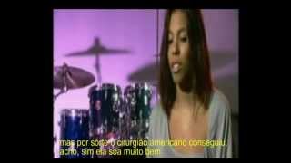 Entrevista de Kelli-Leight, Backing Vocal de Adele antes do Grammy 2012 (Legendado)