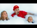 Дети устроили Бардак или Обычное ПРОТИВ Надувного / Видео для детей / Сhildren play with foam