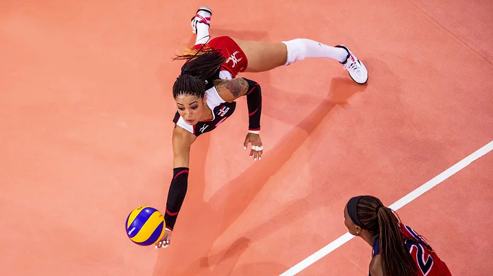 Amazing Volleyball Libero Brenda Castillo | Unbeli...