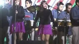CANTANDO A DUO LESLY Y TAMARA CORAZON SERRANO 2012