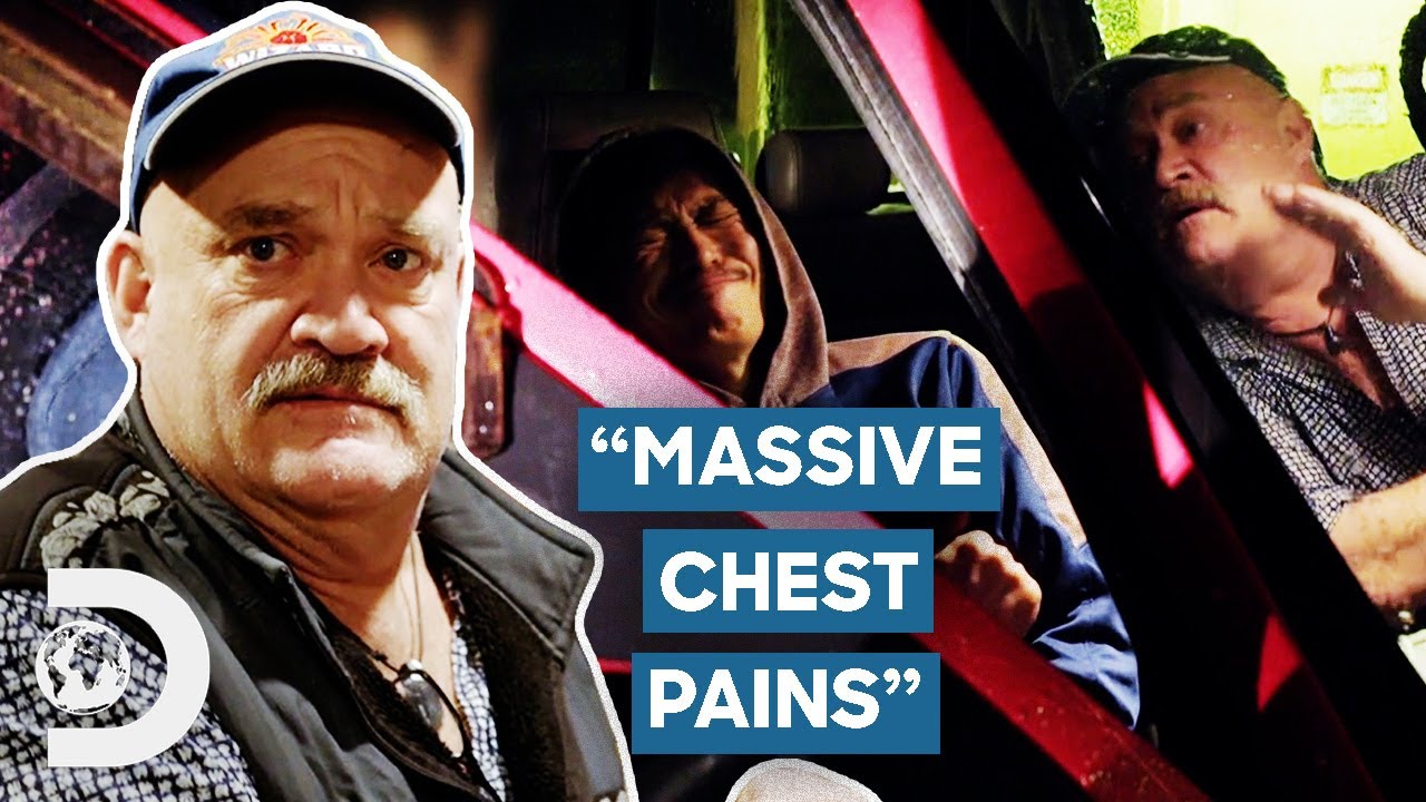 Wizard Crewmember Suffers a SEVERE Heart Attack | Deadliest Catch