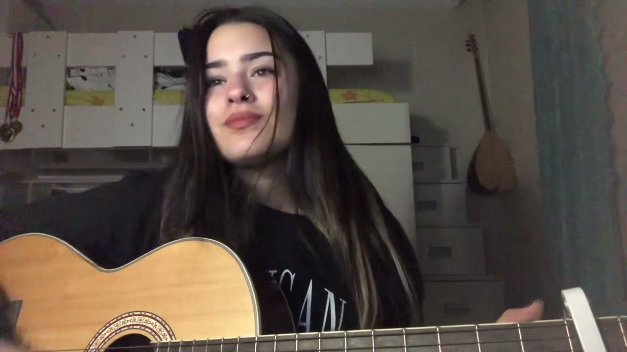 Dicle Köprücü - Hiç İyi Değilim (Cover)