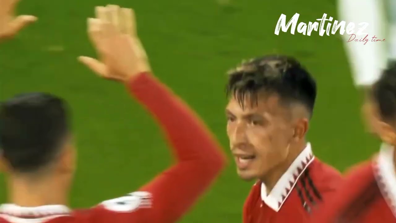 fighting Lisandro Martinez vs Mo Salah |  Manchester United vs Liverpol