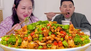 【超小厨】6斤公鸡4斤辣椒！杨家山麻辣鸡麻麻辣辣，大姐：连干三碗再找店面不迟！