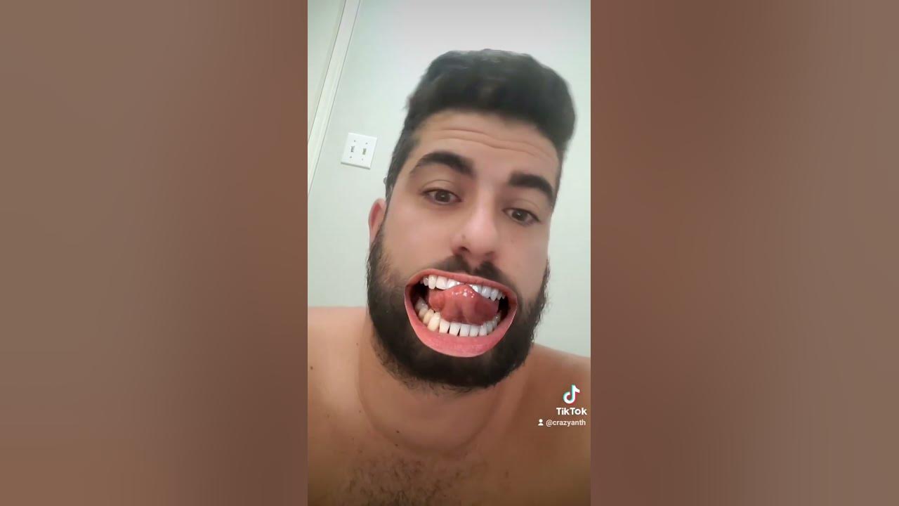 how-i-pick-up-girl-shorts-tiktokvideo-humor-comedy-lickthemlips