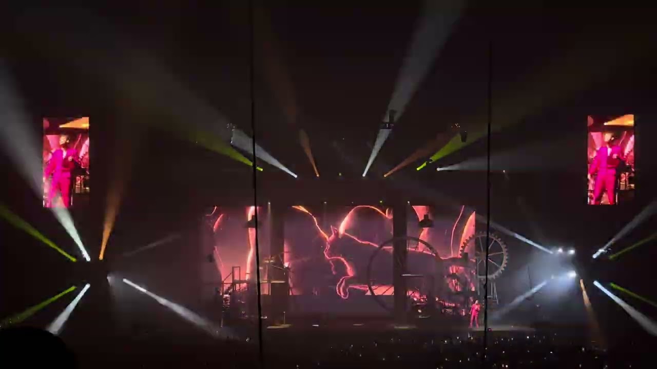 MIKA - Big Girl (You Are Beautiful) | AO Arena, Manchester | 11/02/2026