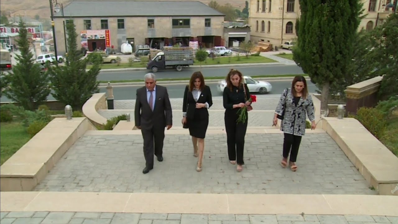 Şamaxı şəhər E.Hüseynov adına 2 saylı tam orta məktəbin kollektivi şəhid ailələrini ziyarət edib