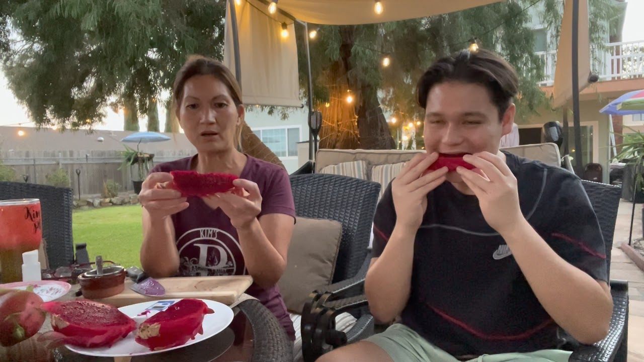 Biggest Lisa Taste Test 😋😋 - YouTube